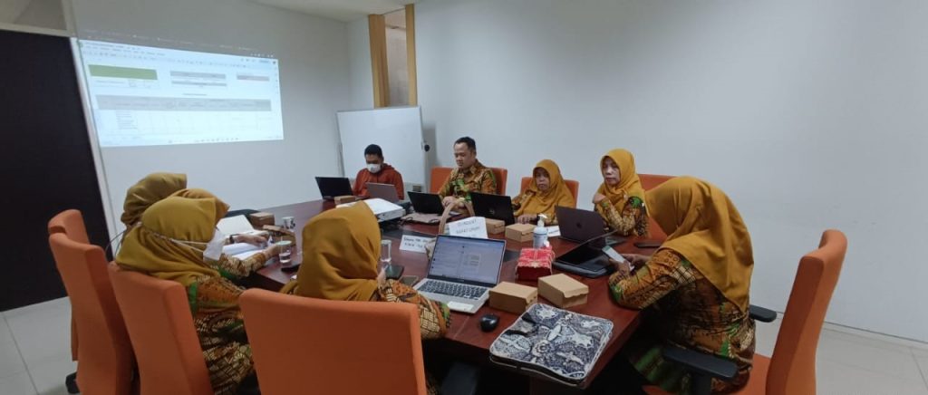 rapat-auditor-amina