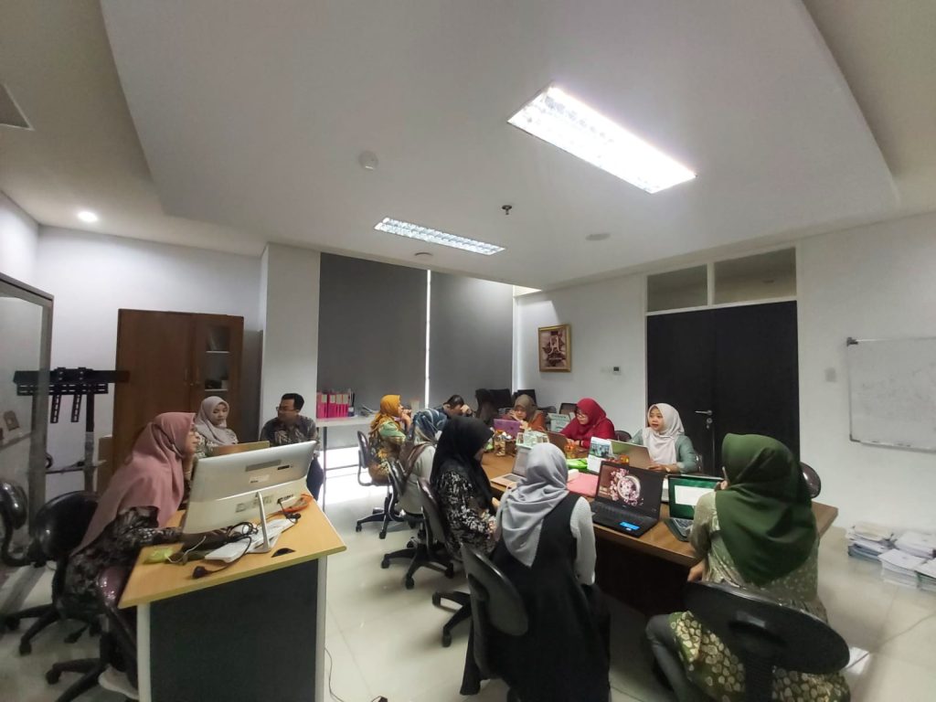 review akademik